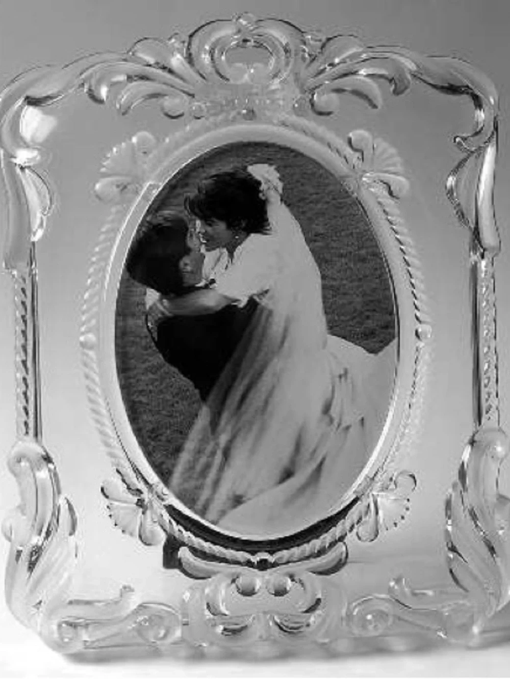 MIKASA Germany Princess Crystal 11 x 9 Picture Frame 5 x 7